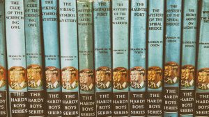 Hardy Boys series by Franklin W. Dixonlin