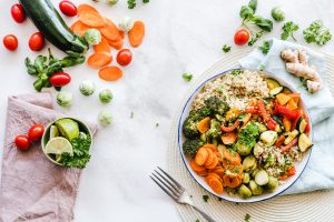 LOTS OF VEGETABLES DESIGNED ON A PLATE